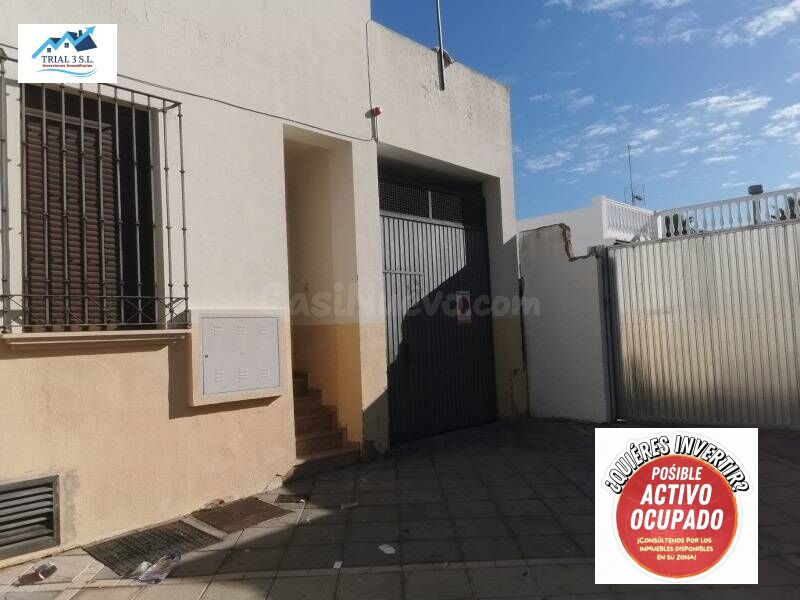 Venta de Casa Independiente + 2 Garajes en Lepe (Huelva)