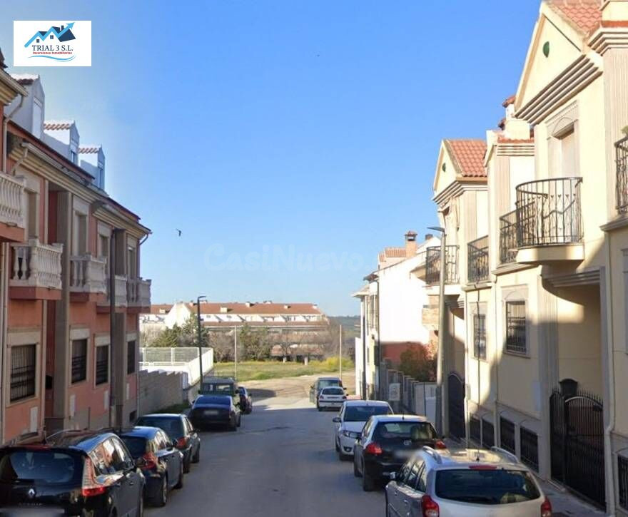 Venta de 3 Trasteros + 5 Garajes en  Úbeda (Jaén)