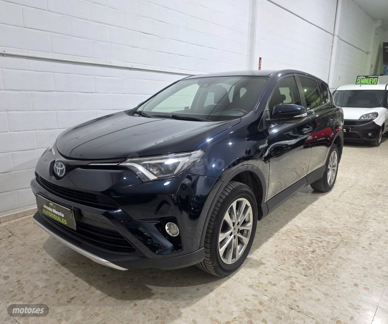 Toyota RAV 4 en Sevilla con extras premium y cambio automático