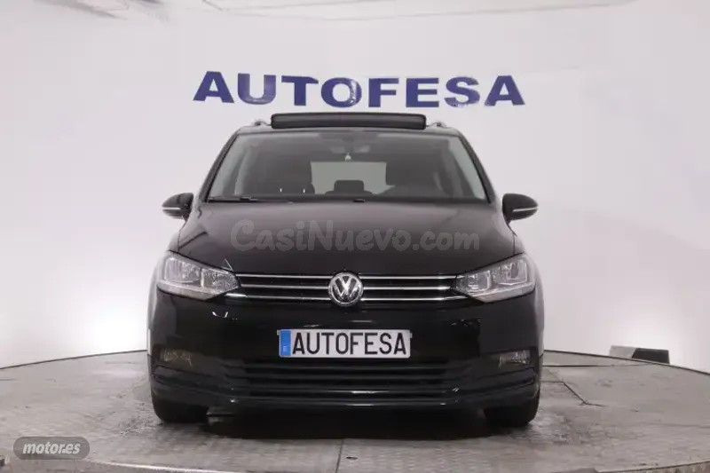 Volkswagen Touran - foto 2