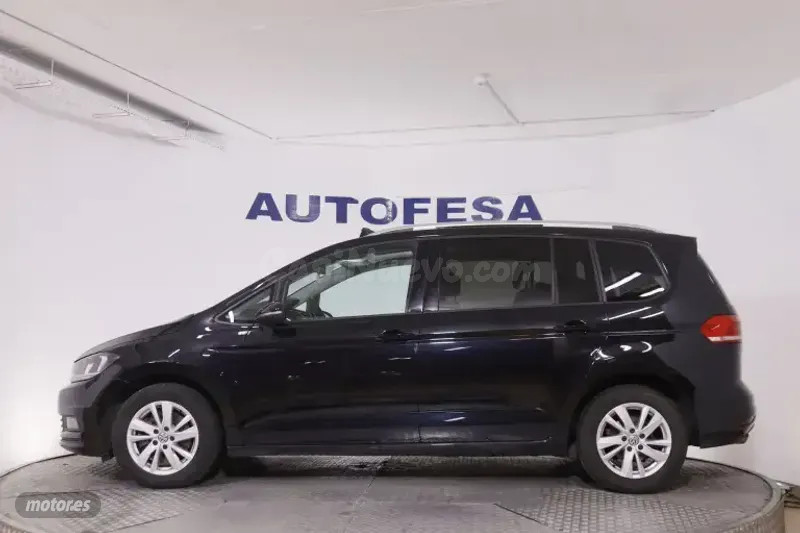 Volkswagen Touran - foto 4