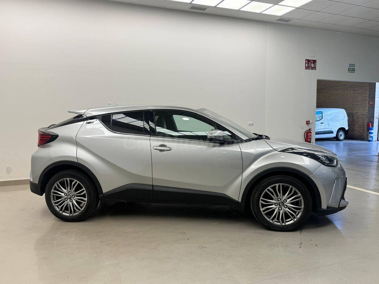 Toyota C-HR 1.8 125H Active - foto 4