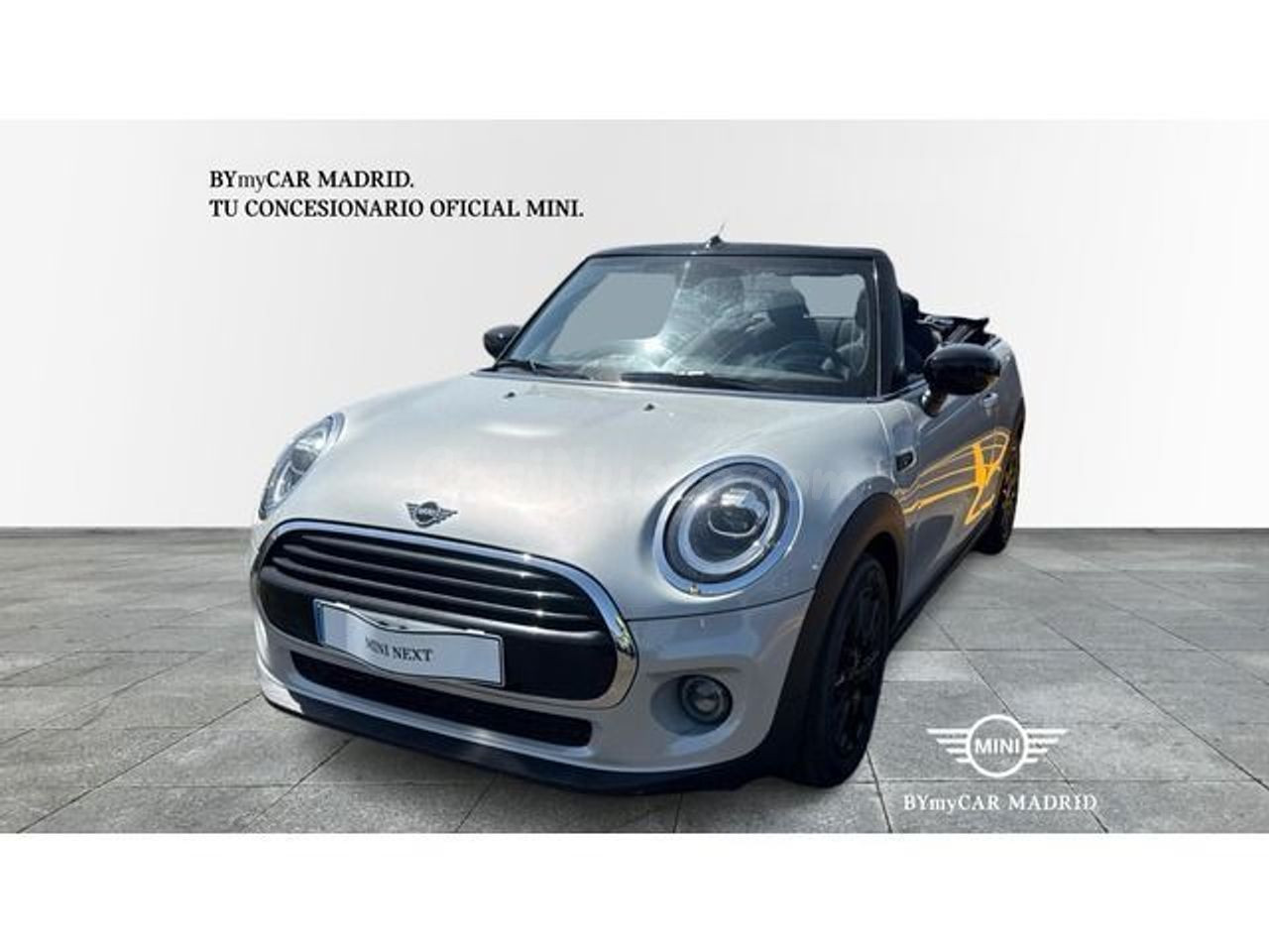 MINI Cooper Cabrio 136 CV con equipamiento premium en Madrid