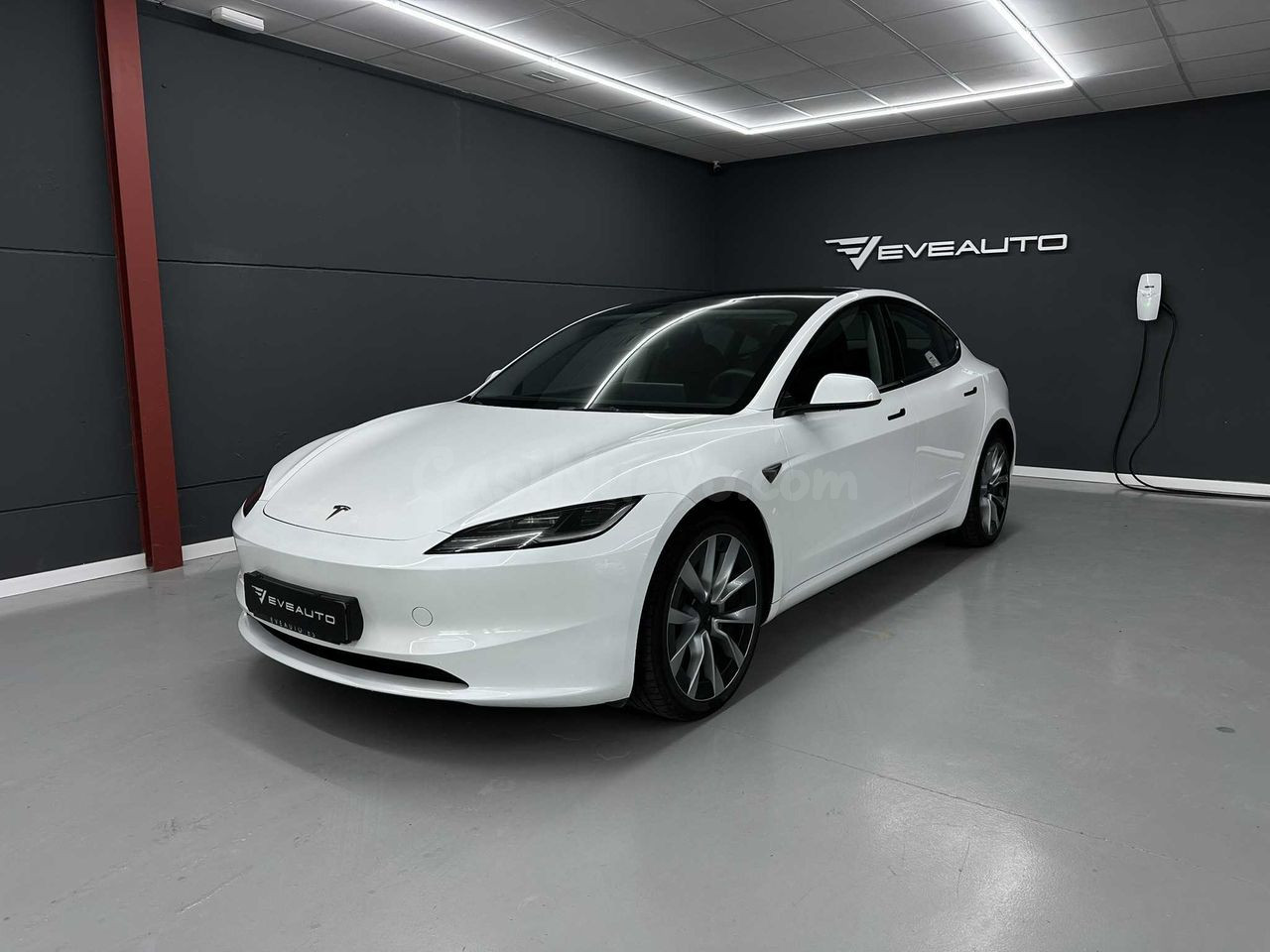 Tesla Model 3 RWD trasera acabado Premium