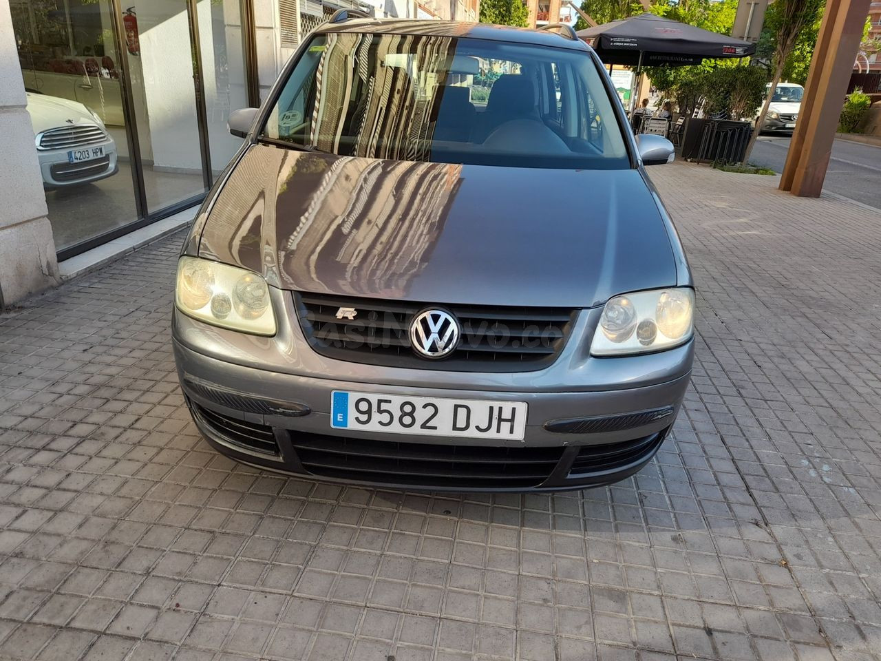 Volkswagen Touran VOLKSWAGEN Touran 1.9 TDI 105 Edition - foto 2