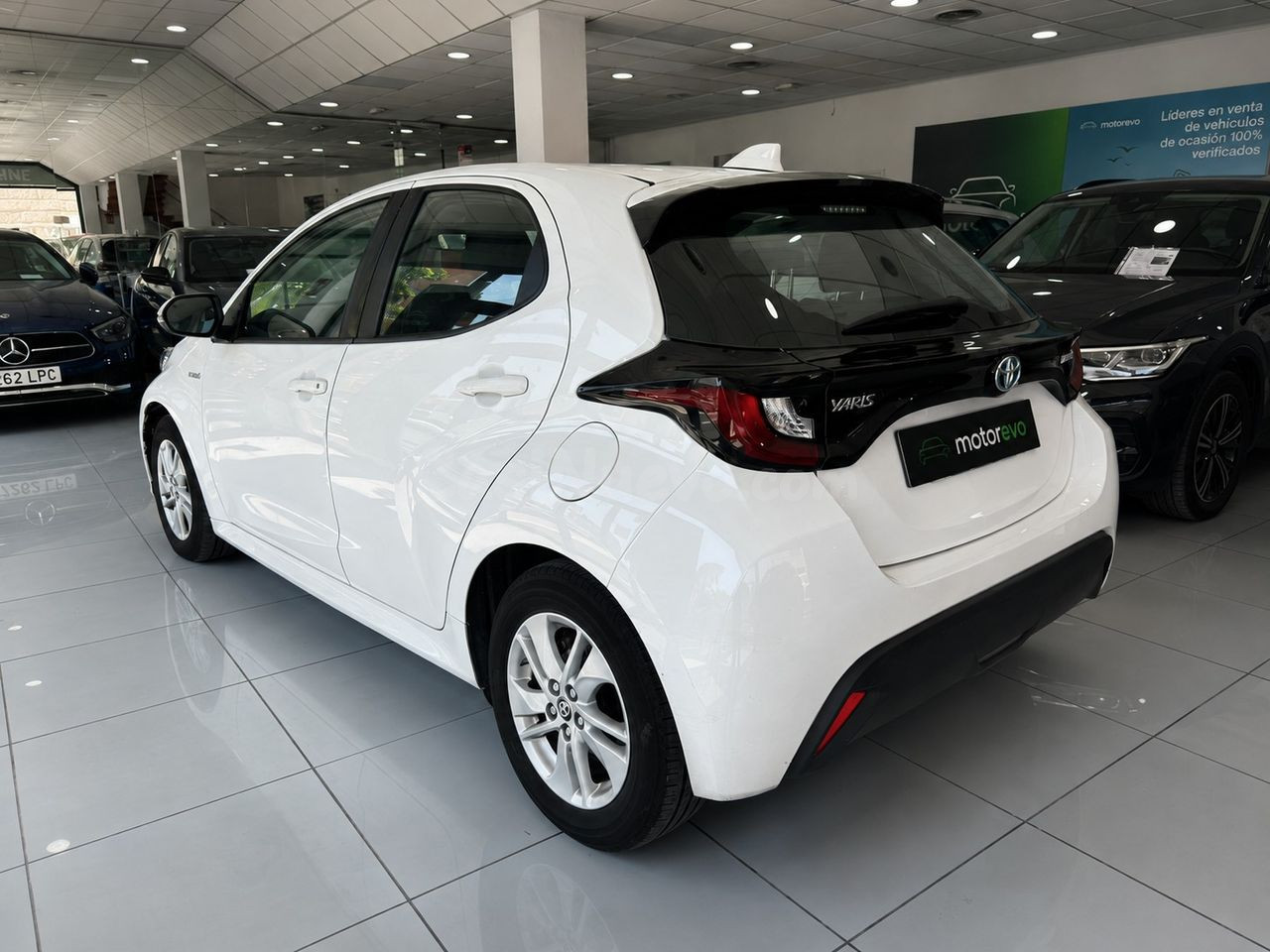 Toyota Yaris 1.5 120H Active Tech - foto 4