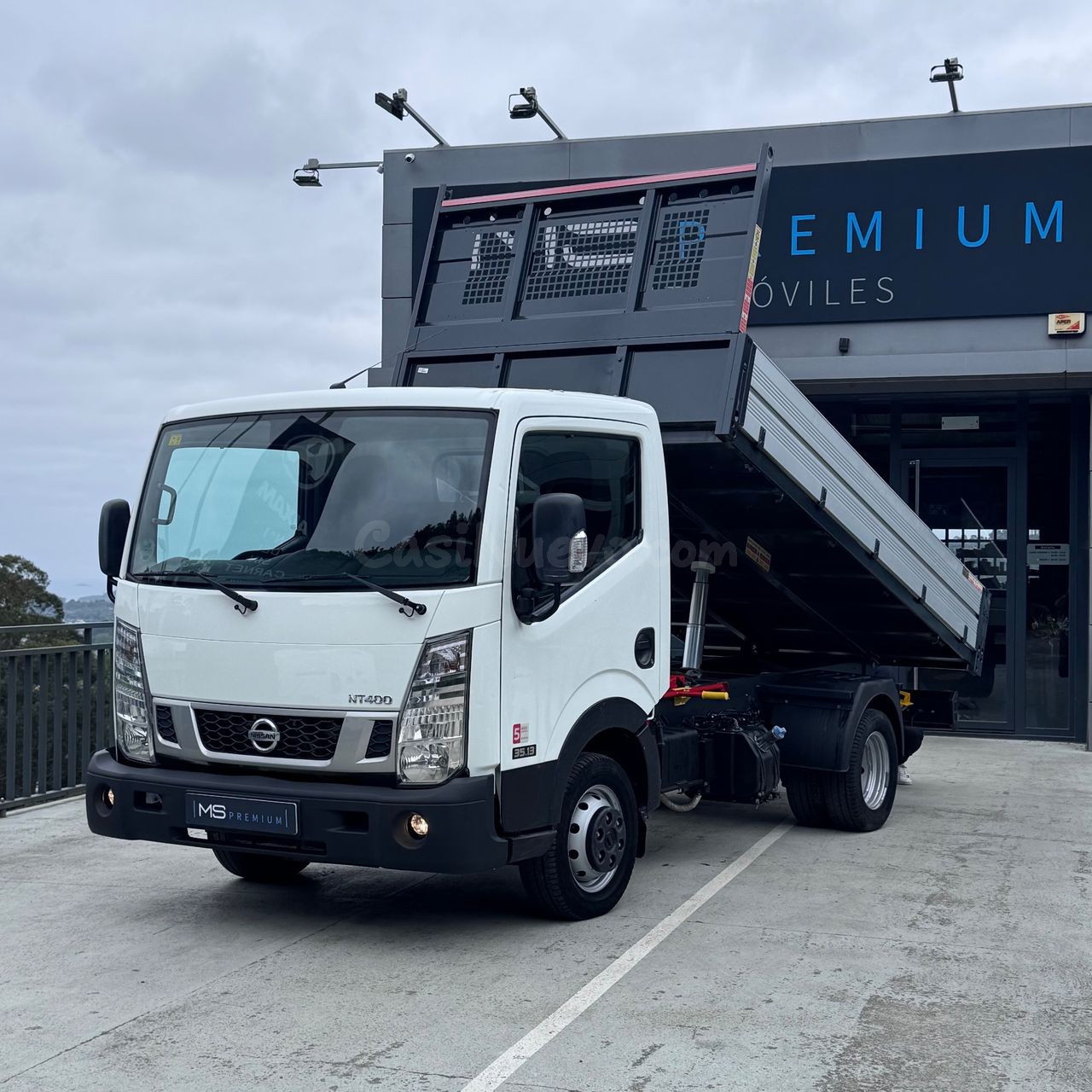 Nissan NT400 Cabstar Scatolini | NACIONAL | 2019 | 52.000KM | BASCULANTE |DOBLE RUEDA