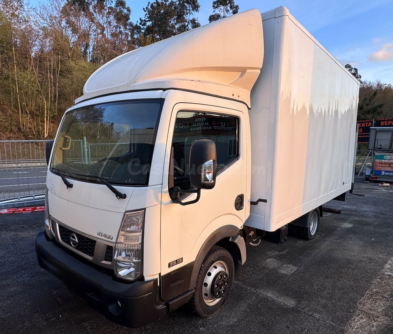 Nissan NT400 CAJA CERRADA Y PLATAFORMA ELEVADORA | NACIONAL |2018