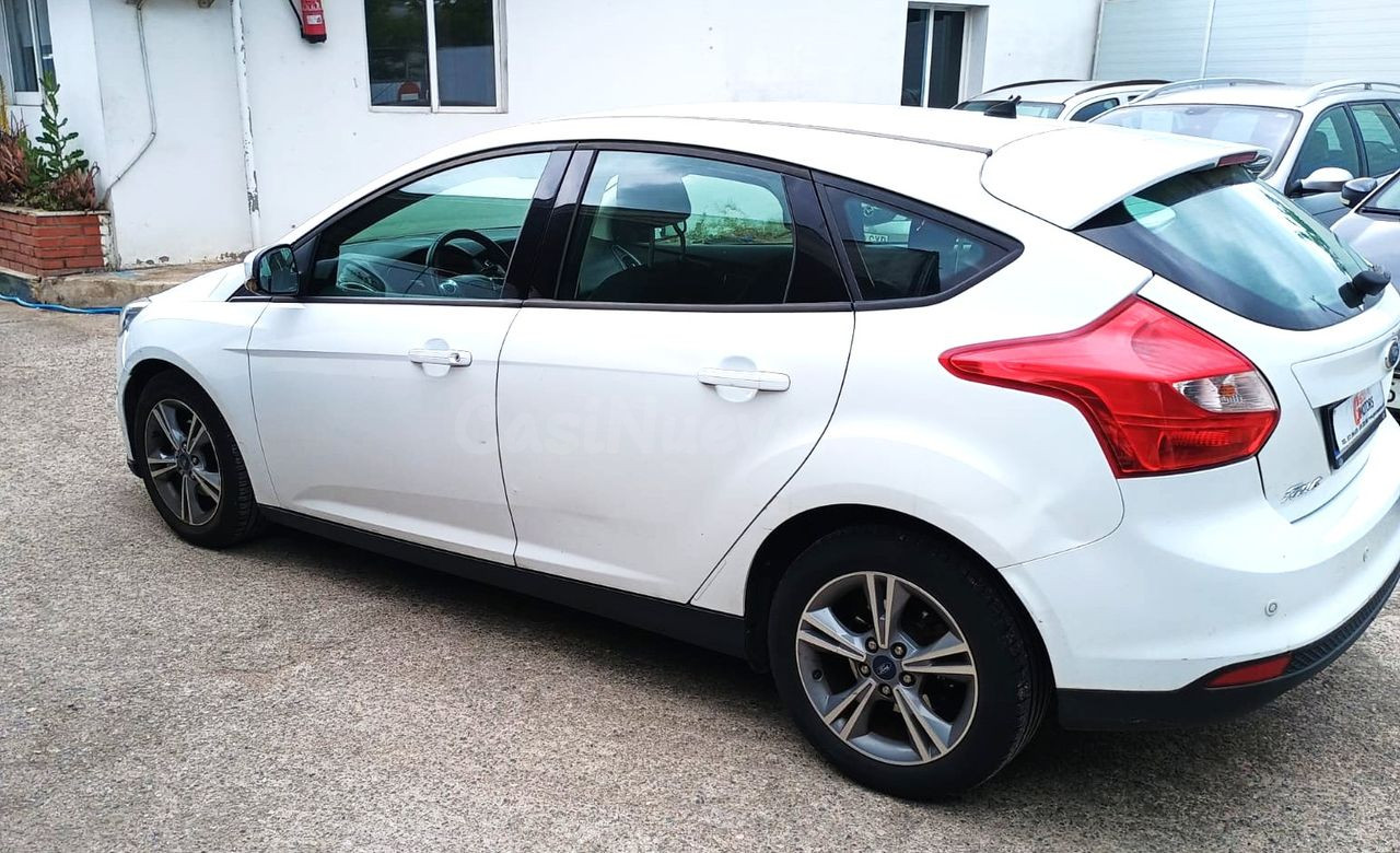 Ford Focus Berlina Trend 1.6 TDCi 115 CV - foto 5