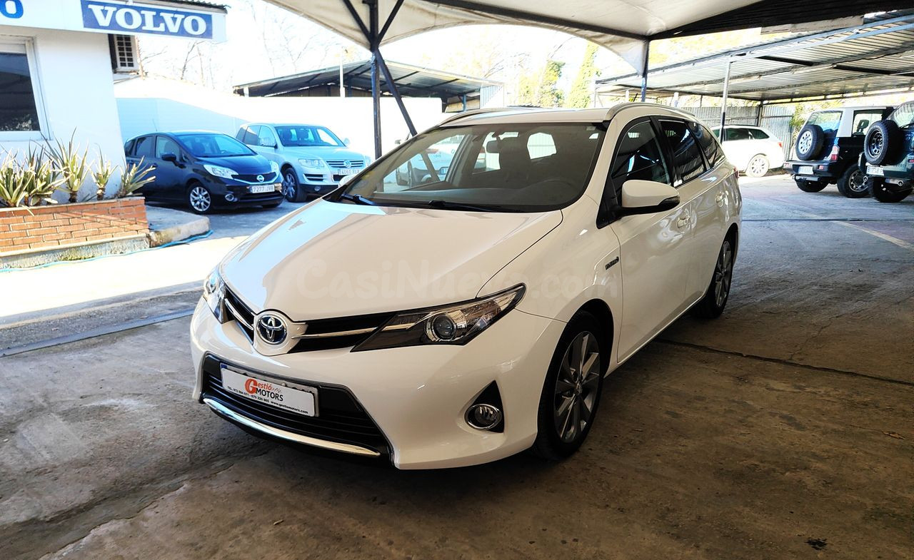 Toyota Auris 140H e-CVT Advance