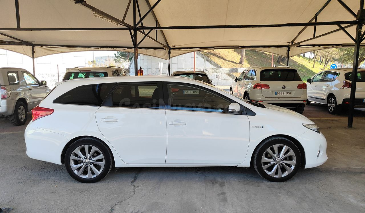 Toyota Auris 140H e-CVT Advance - foto 2