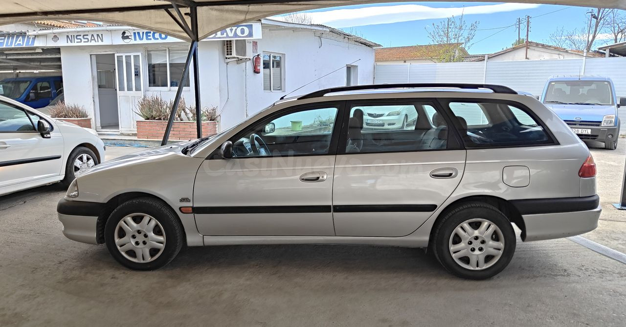 Toyota Avensis Wagon 2.0 D4-D Terra - foto 3