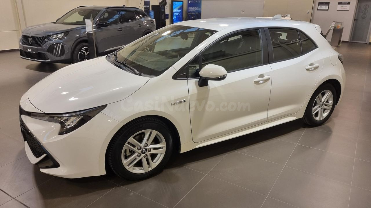 Toyota Corolla ACTIVE E-CVT 1.8 125H - foto 2