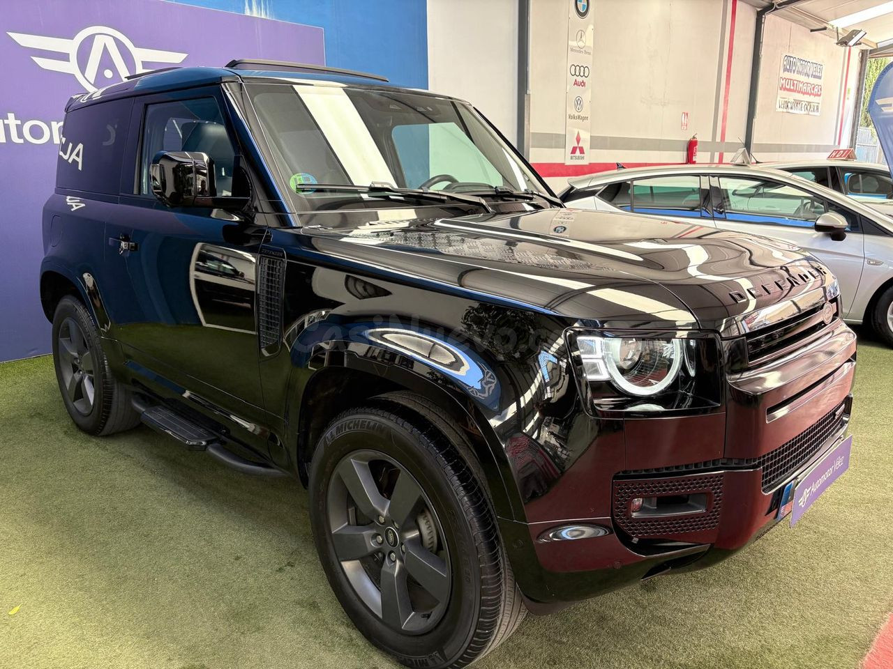 Land-Rover Defender DINAMIC 3.0i