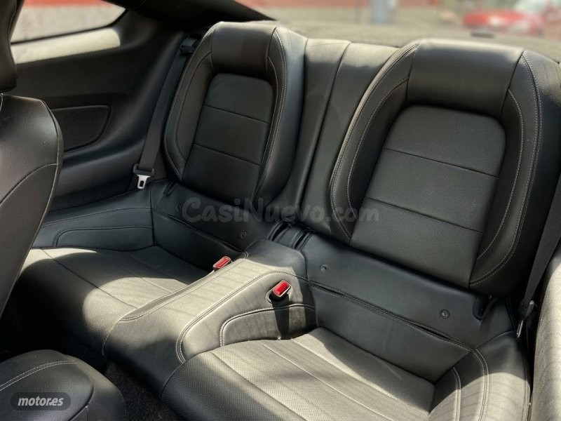 Ford Mustang - foto 5
