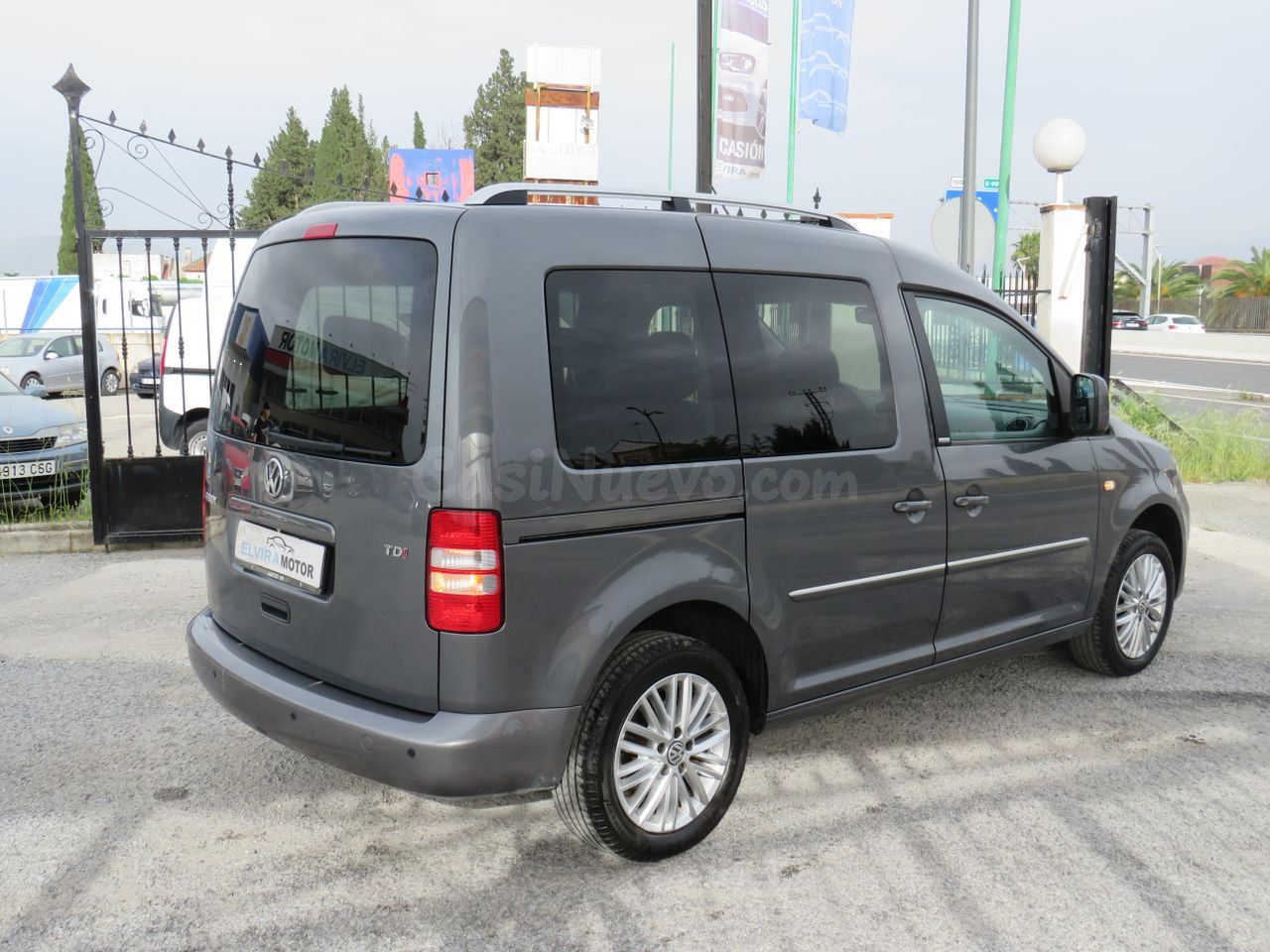 Volkswagen Caddy Beach 2.0 TDI BMT 102 CV DSG 6 vel. - foto 3