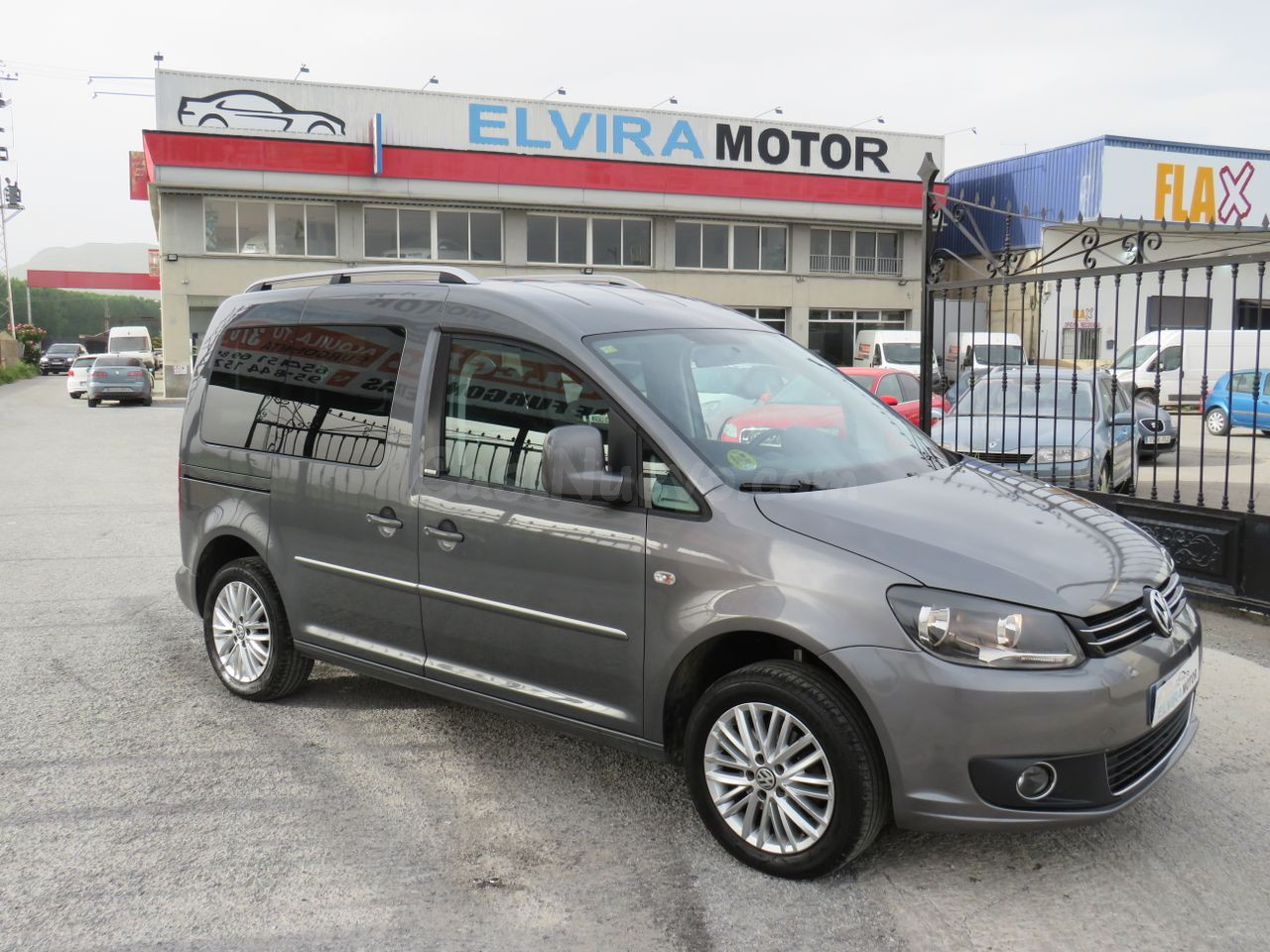 Volkswagen Caddy Beach 2.0 TDI BMT 102 CV DSG 6 vel. - foto 5