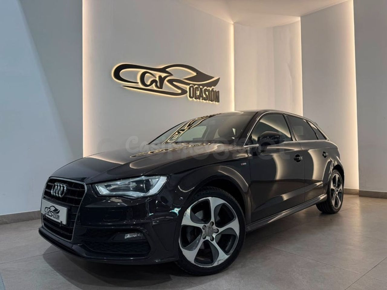 AUDI A3 1.6 TDI clean d S line edition
