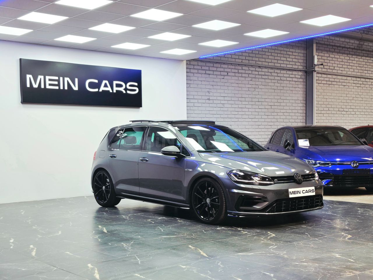 VW Golf R 300