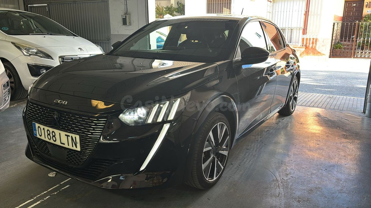 Peugeot 208 GT PureTech 100 S&S EAT8 - foto 4