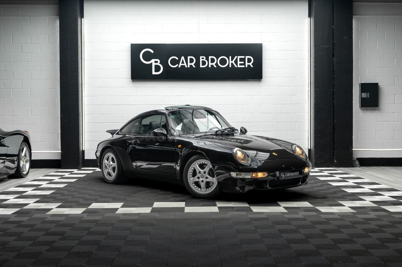 Porsche 911 CARRERA