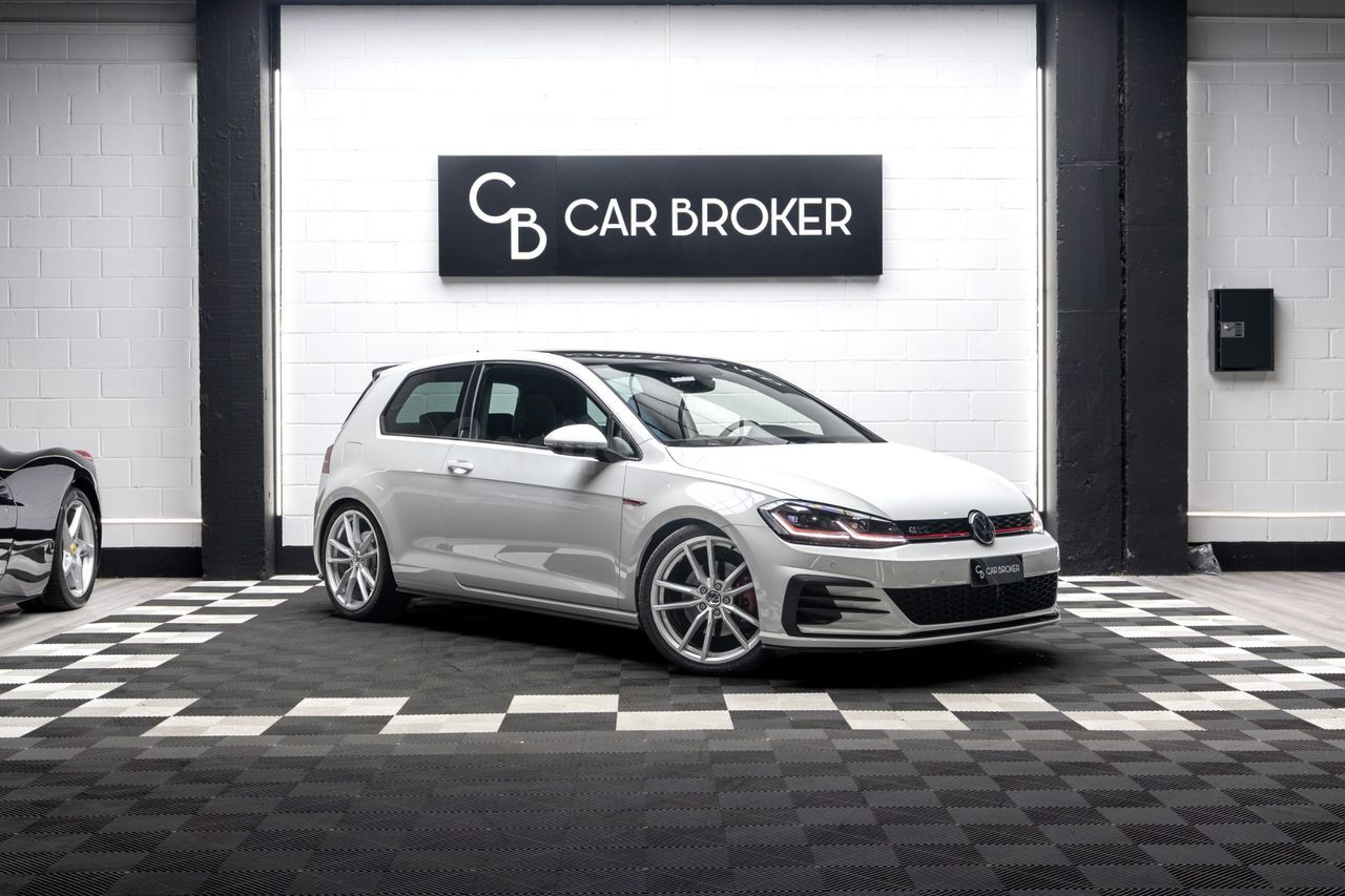 Volkswagen Golf GTI Performance 2.0 TSI 230CV DSG BMT
