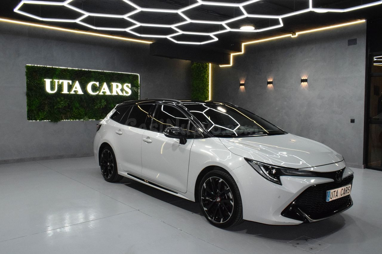 Toyota Corolla 2.0 180H GR-SPORT E-CVT TOURING SPORT - foto 2