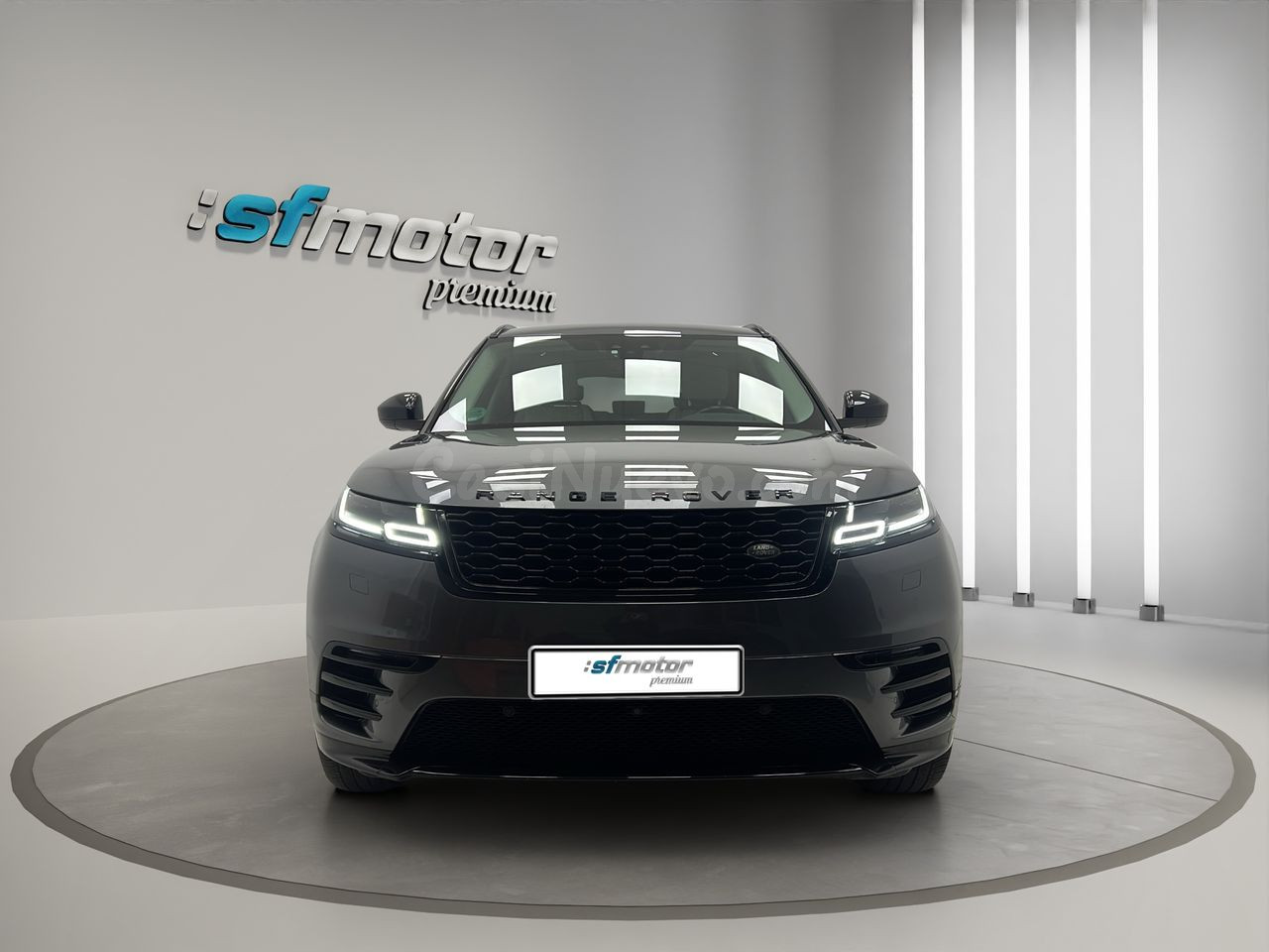 Land-Rover Range Rover Velar 2.0 D240 177kW R-Dynamic SE 4WD - foto 2