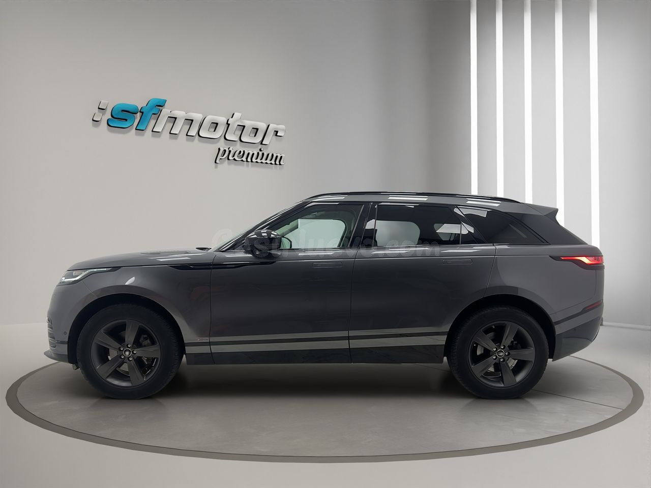 Land-Rover Range Rover Velar 2.0 D240 177kW R-Dynamic SE 4WD - foto 3