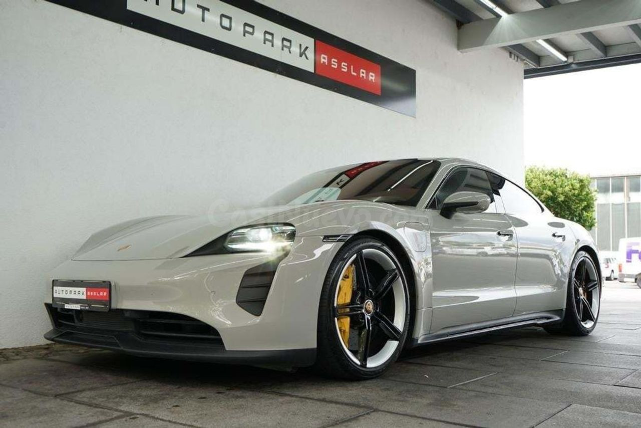 Porsche Taycan GTS