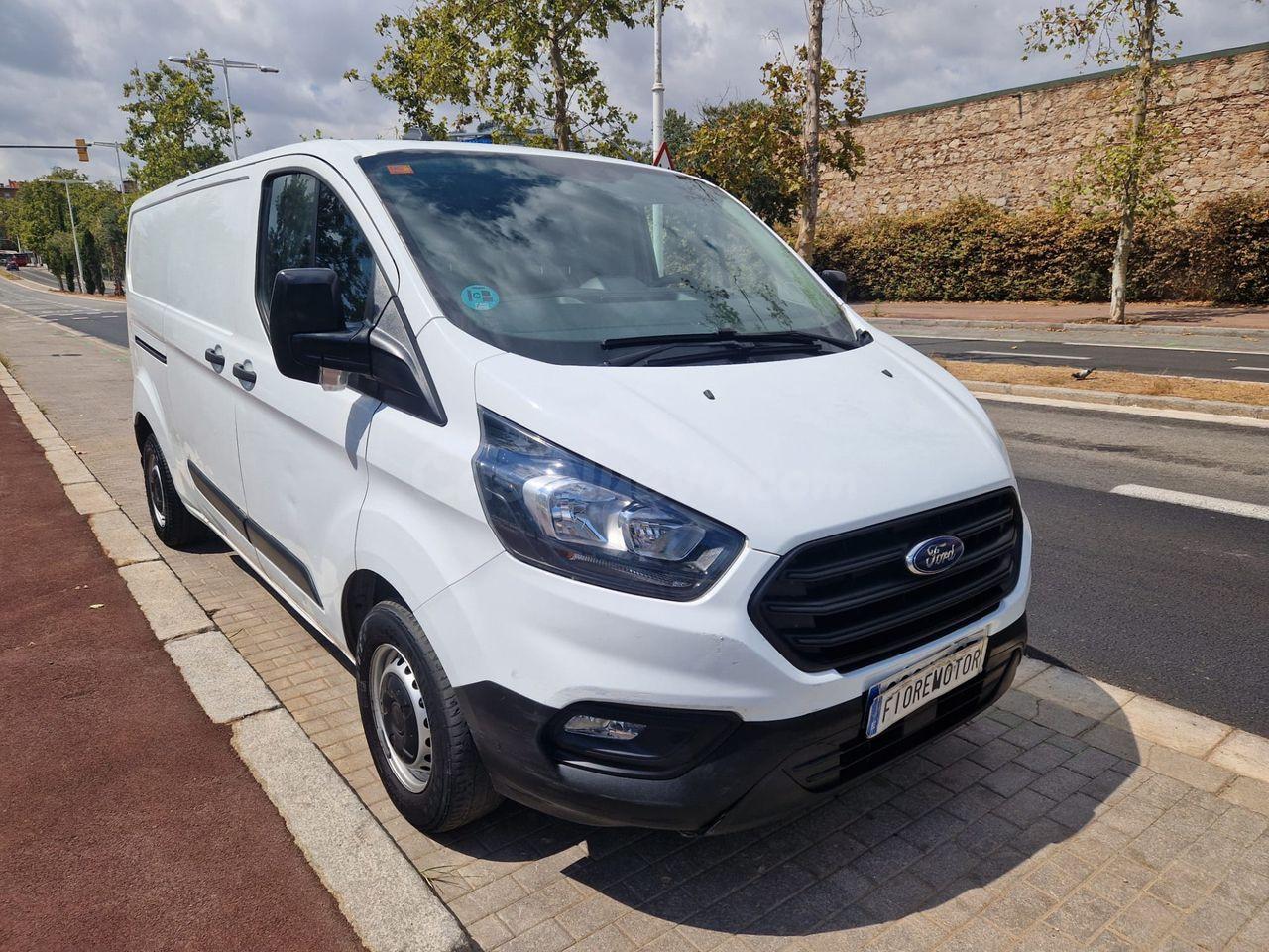 Ford Transit Custom LARGA 107CV CON ESTANTERIAS