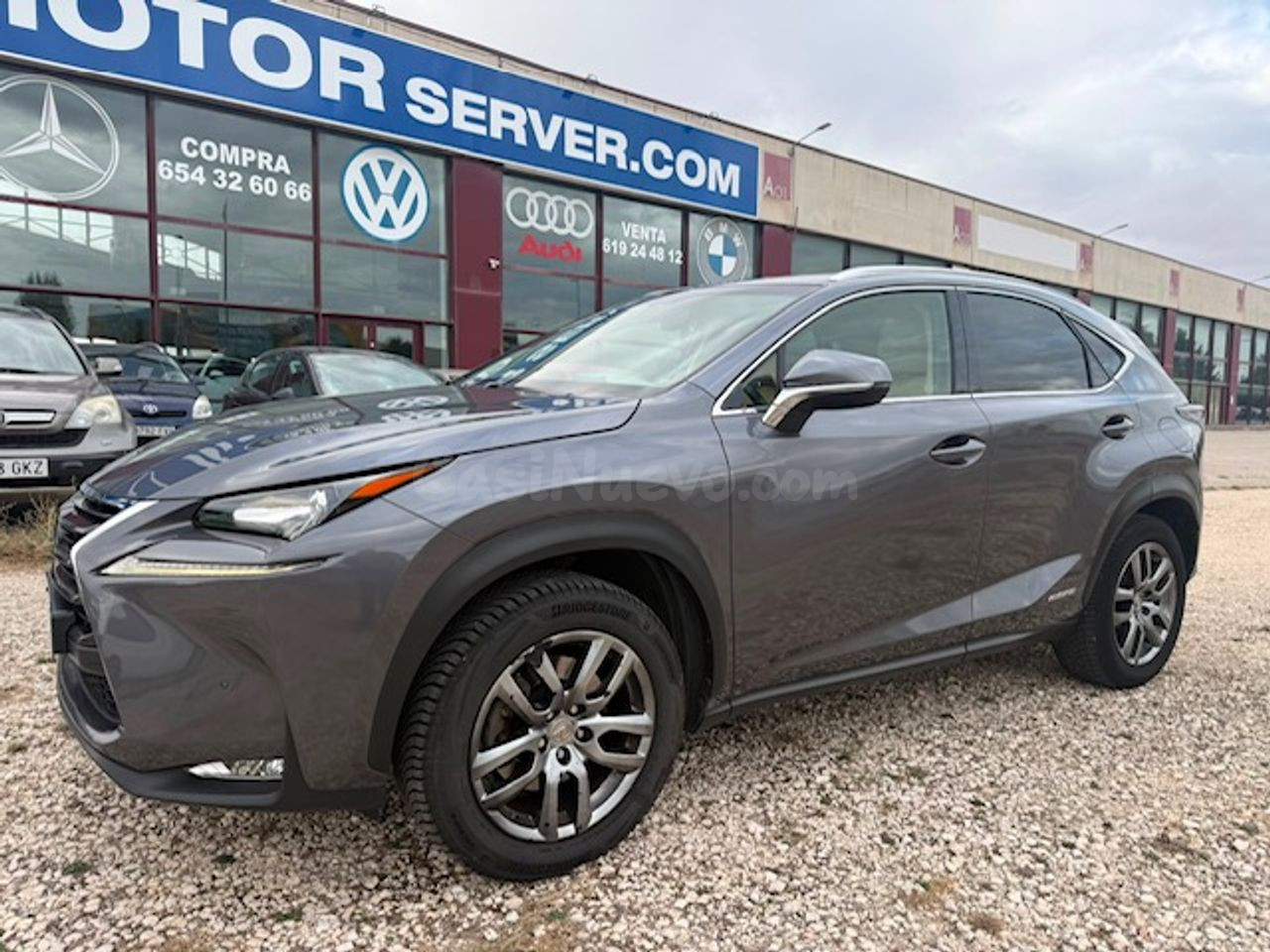 Lexus NX 300h Executive 4WD - foto 2