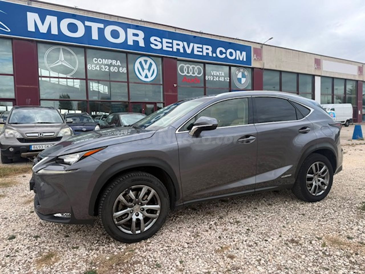 Lexus NX 300h Executive 4WD - foto 4