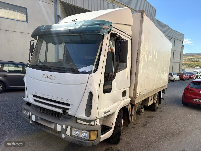 Iveco Eurocargo robusto para transporte profesional en Otura - foto 5