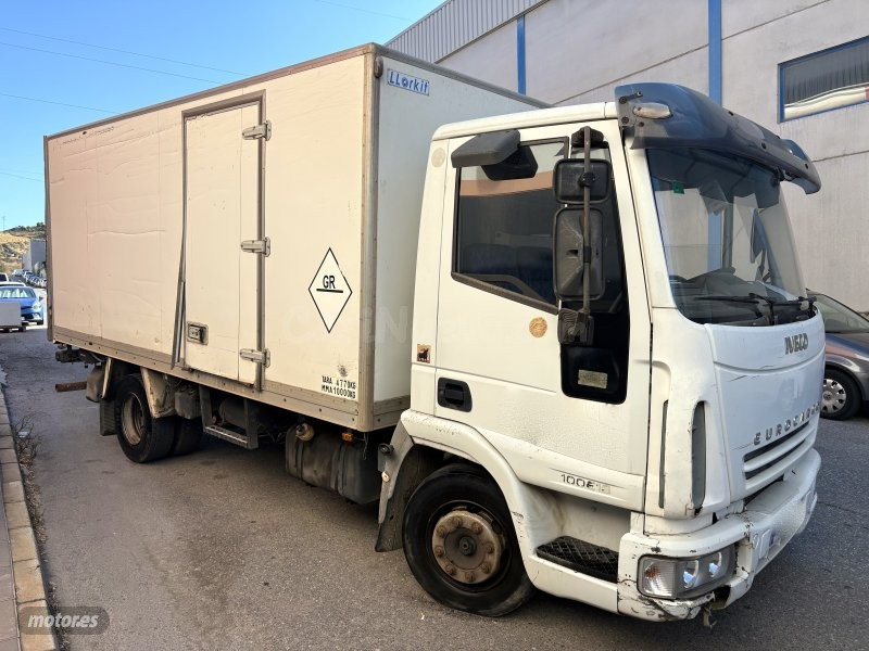 Camión Iveco Eurocargo Caja Cerrada en Otura