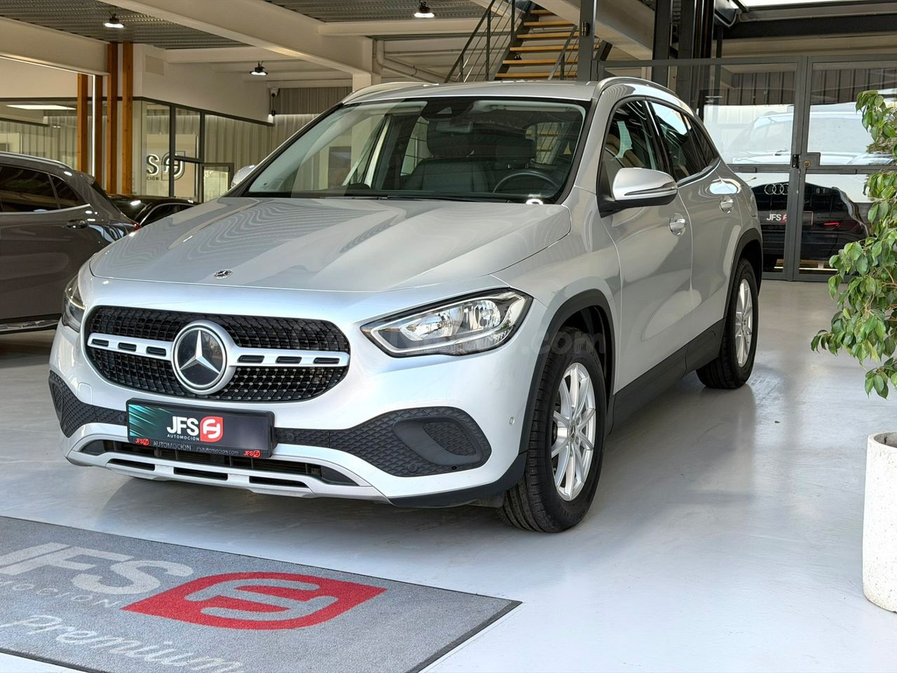 Mercedes GLA 2.0D 115 CV Automático - foto 3