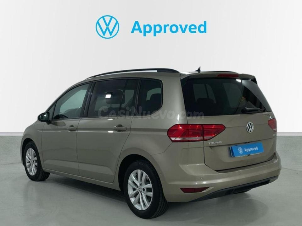 Volkswagen Touran - foto 2
