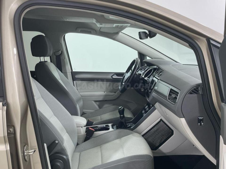 Volkswagen Touran - foto 5