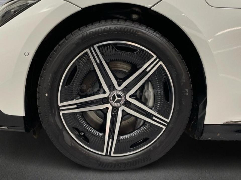 Mercedes Benz EQE - foto 5