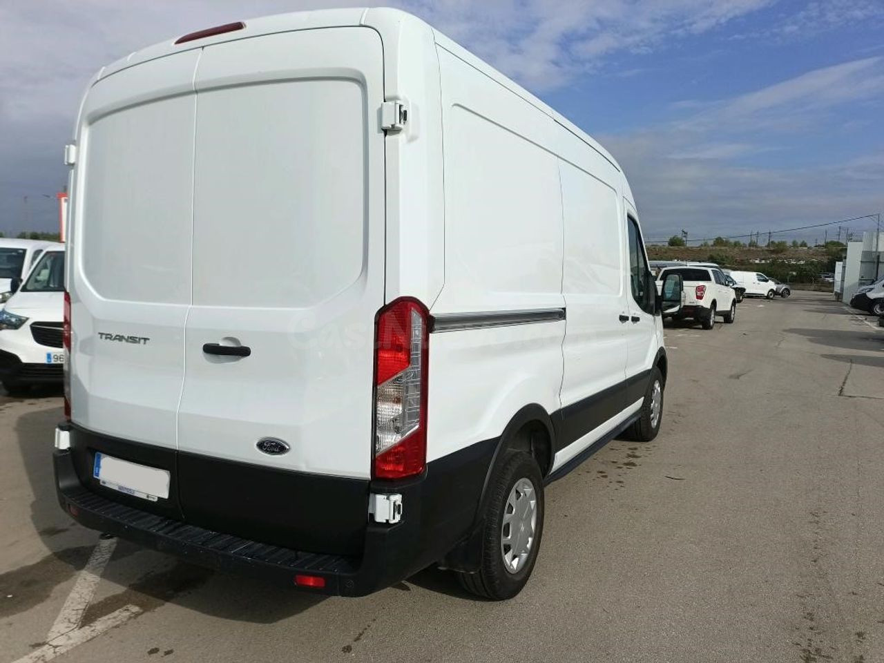 Ford Transit FURGON 350 L2 H2 TREND 2.0 TDCI 130CV - foto 2