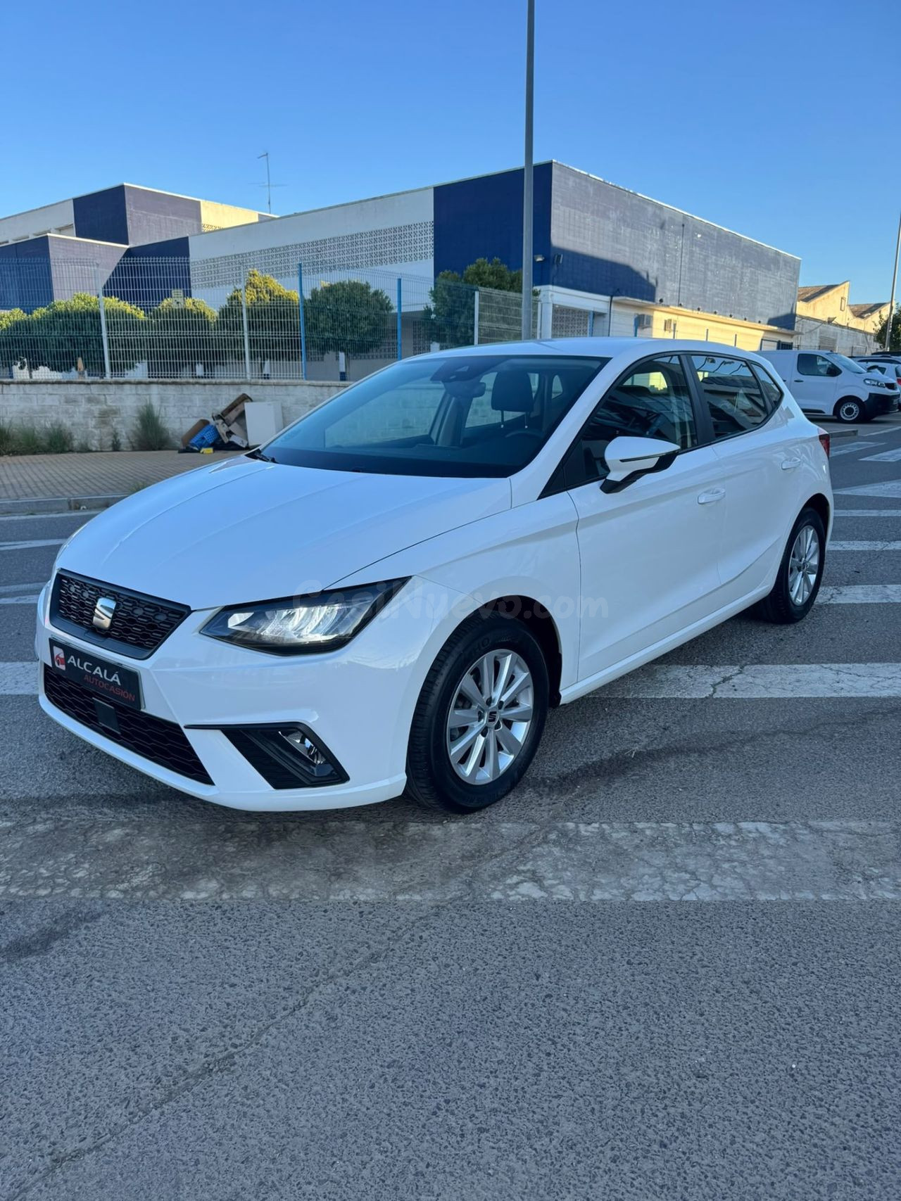 Seat Ibiza 1.0 MPI 59CV con equipamiento premium en Sevilla
