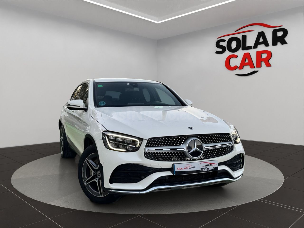 Mercedes GLC Coupé 4x4 con equipamiento premium en Esplugues - foto 3