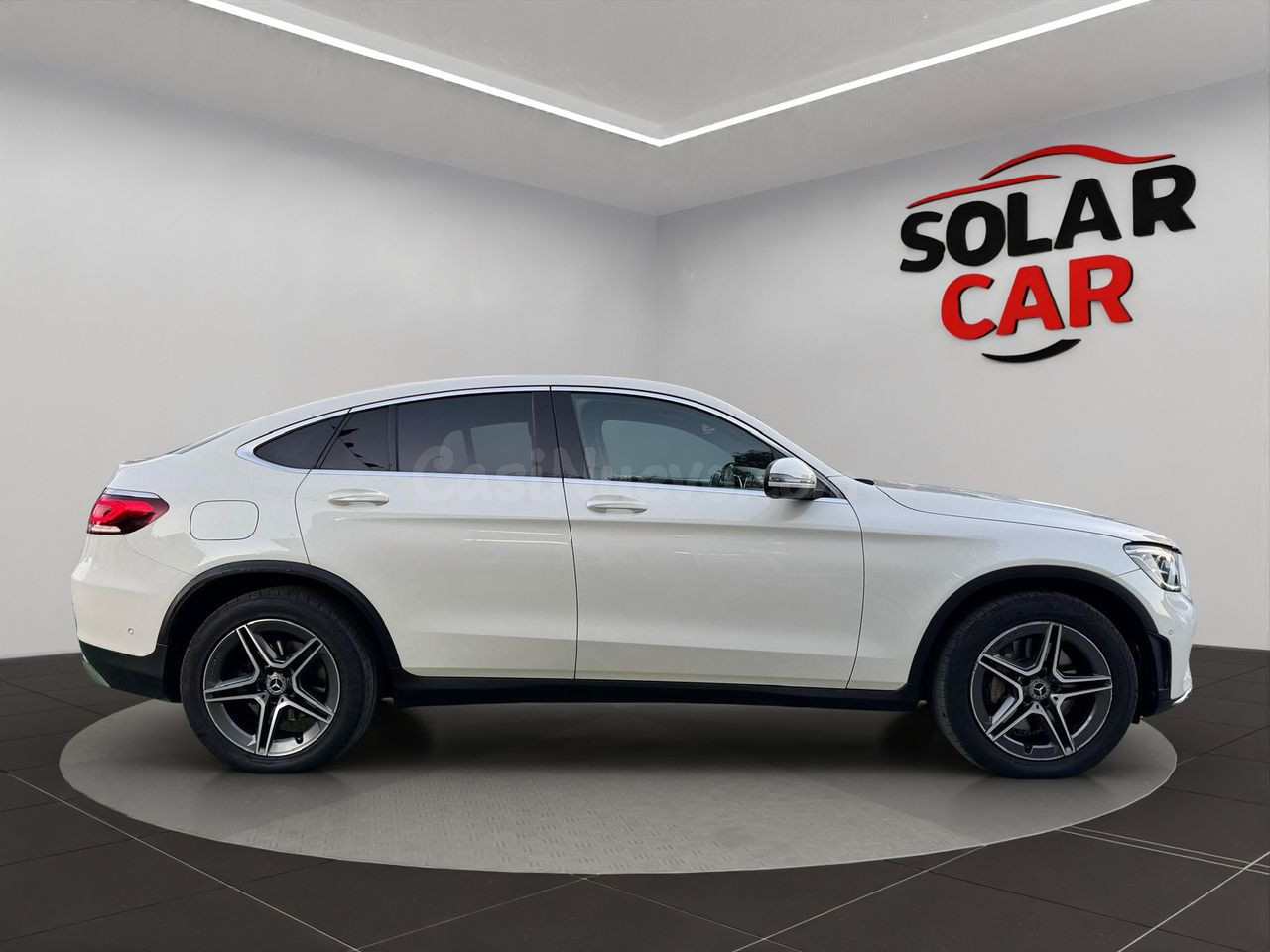 Mercedes GLC Coupé 4x4 con equipamiento premium en Esplugues - foto 4