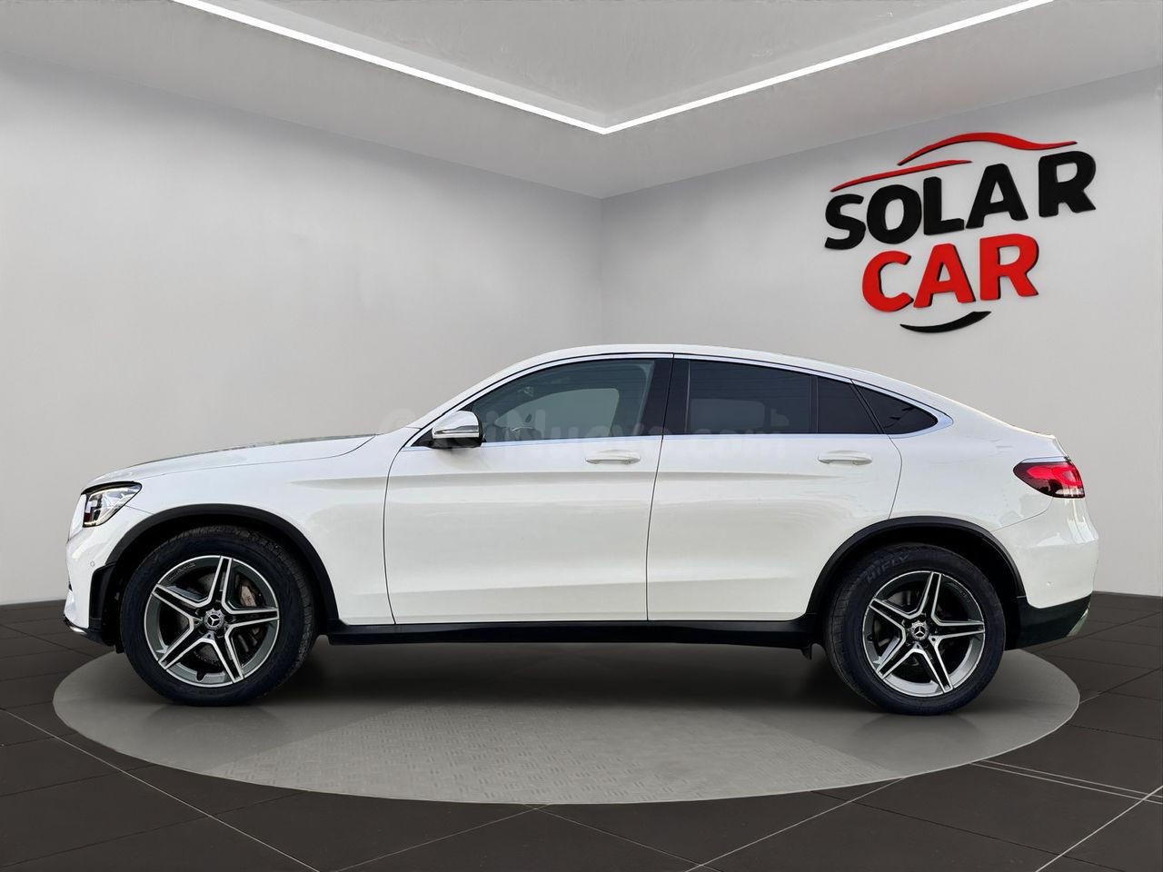 Mercedes GLC Coupé 4x4 con equipamiento premium en Esplugues - foto 5