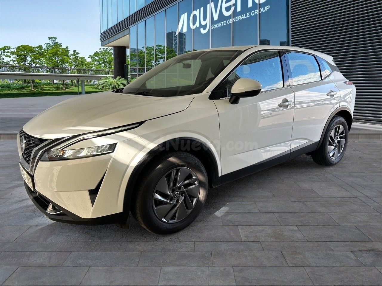 Nissan Qashqai Acenta 4x2: Renting seminuevo con todo incluido en España