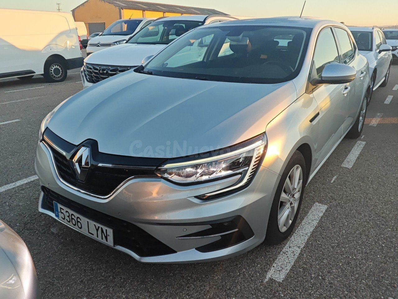 Renault Intens TCe 140cv - Renting seminuevos con todo incluido