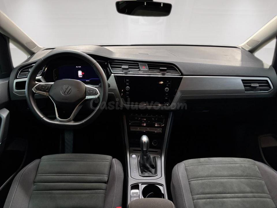 Volkswagen Touran - foto 4