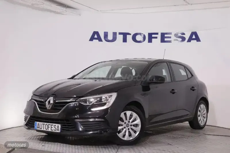 Renault Megane 2019 en Alpedrete con equipamiento completo