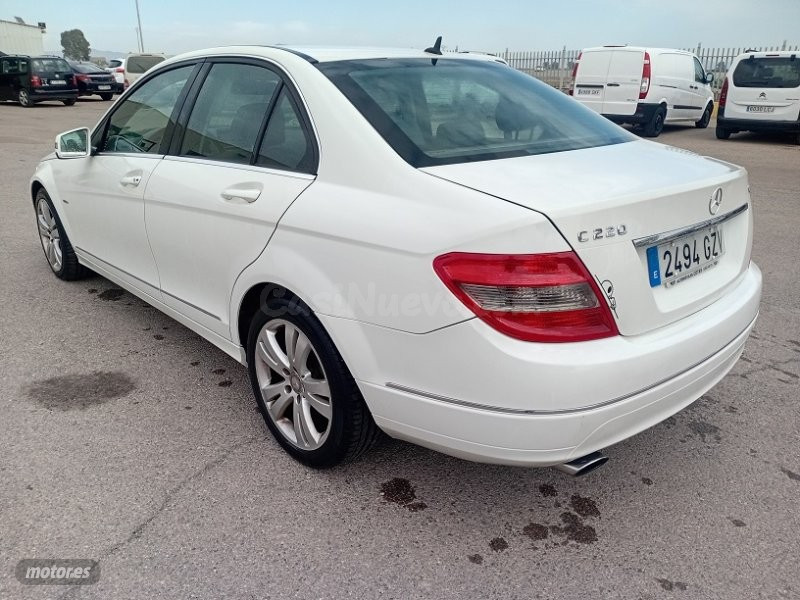 Mercedes Clase C 2010 con equipamiento premium en Murcia - foto 4
