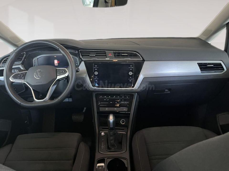 Volkswagen Touran - foto 4